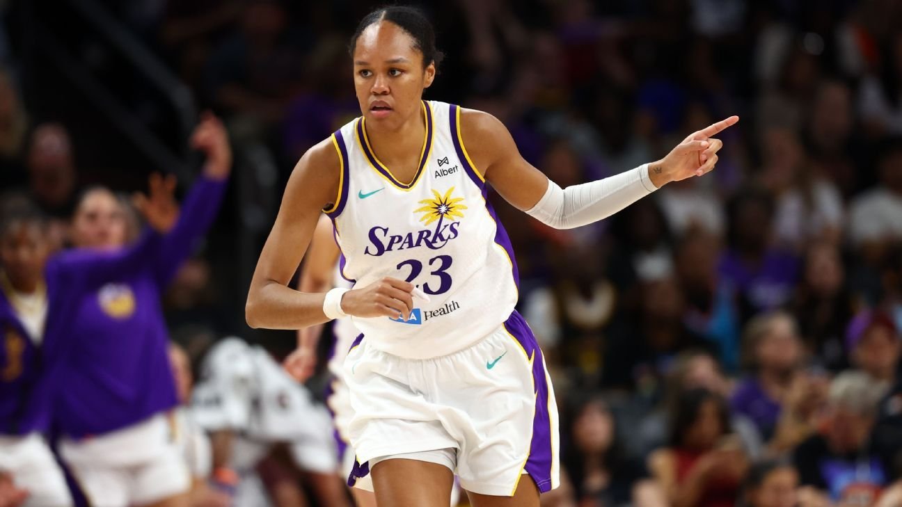 Sources: Azura Stevens reuniting with Sky on 3-year deal