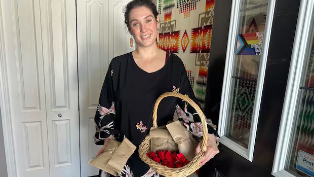 This Métis woman grew a bountiful crop of tobacco in her yard, then gave it away