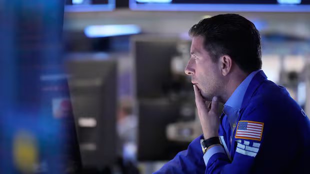 North American stocks rally, oil falls more than 10% after Iran says Strait of Hormuz is open