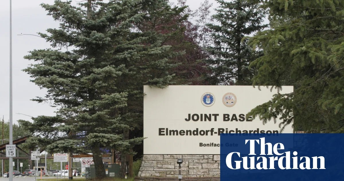 Two US army soldiers injured by brown bear during training exercise in Alaska | Alaska