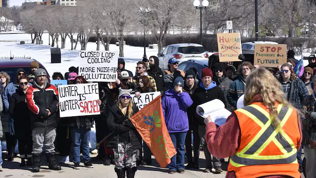 Regina residents rally against proposed AI data centre before RM of Sherwood council vote