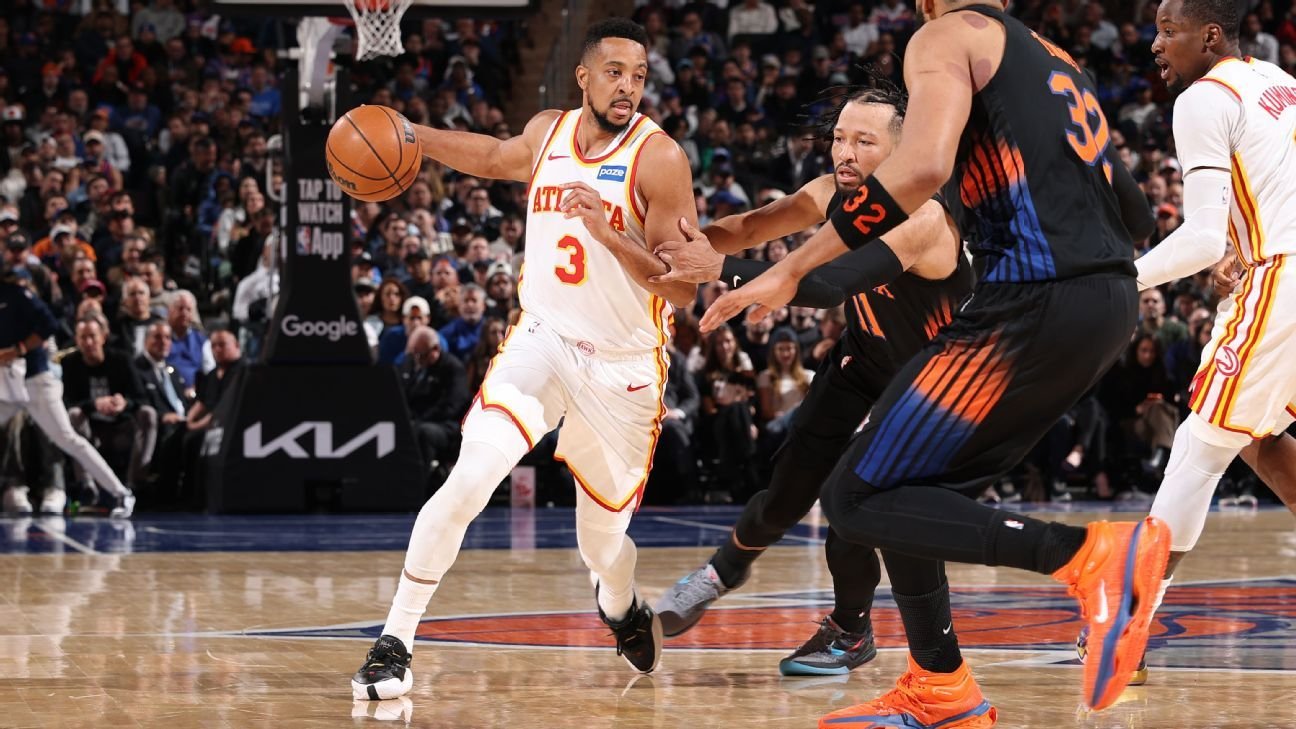 CJ McCollum leads late rally as Hawks stun Knicks to tie series
