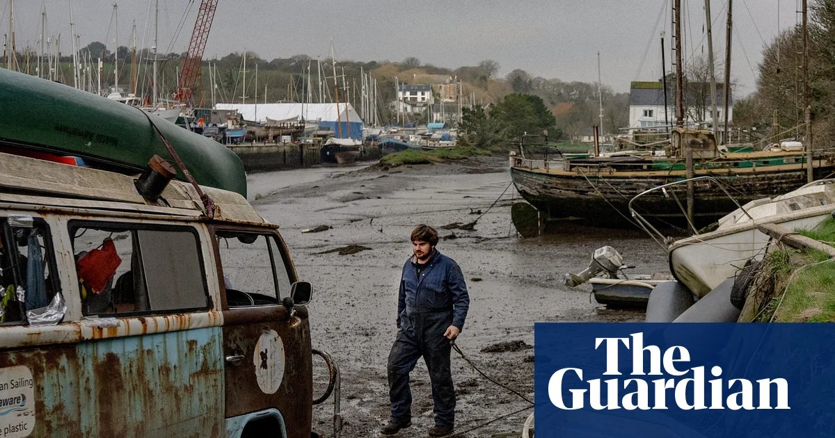 Stern warning: one man’s mission to clear the rotting boats poisoning Cornwall’s creeks | Cornwall