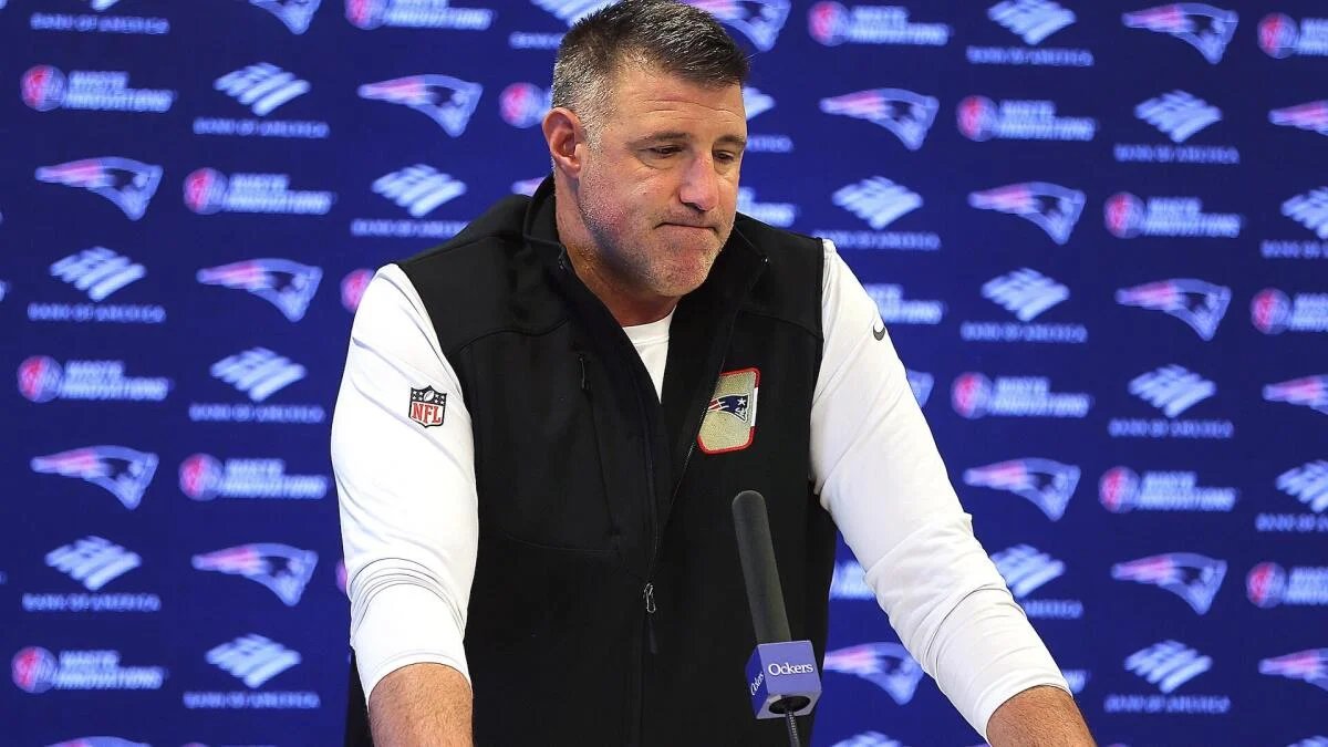 Patriots’ Mike Vrabel to seek counseling, will not be with team for Day 3 of the NFL Draft