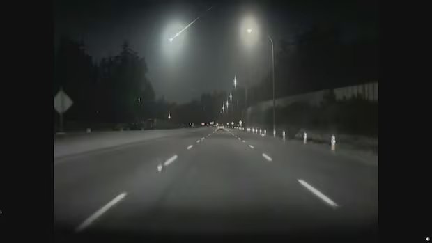 Apparent meteor lights up night sky over southern B.C.