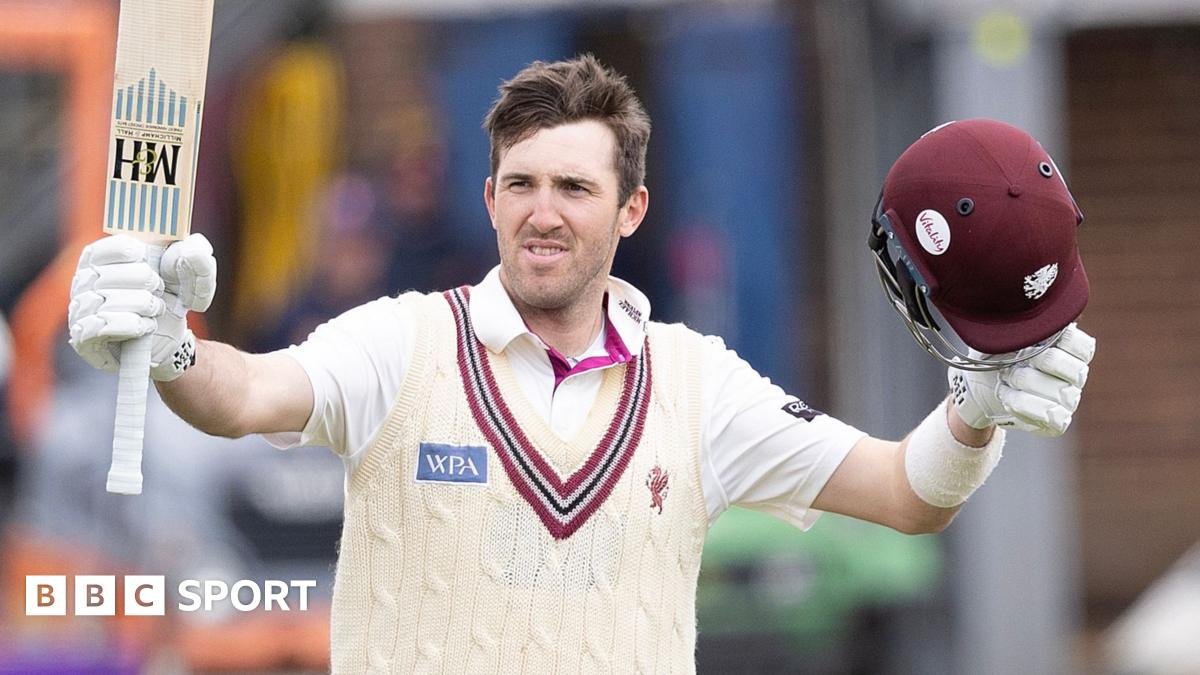 County Championship: Craig Overton century puts Somerset on top against Essex