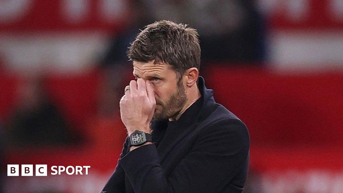 Man Utd: Jeers and defensive crisis – Michael Carrick facing first big test