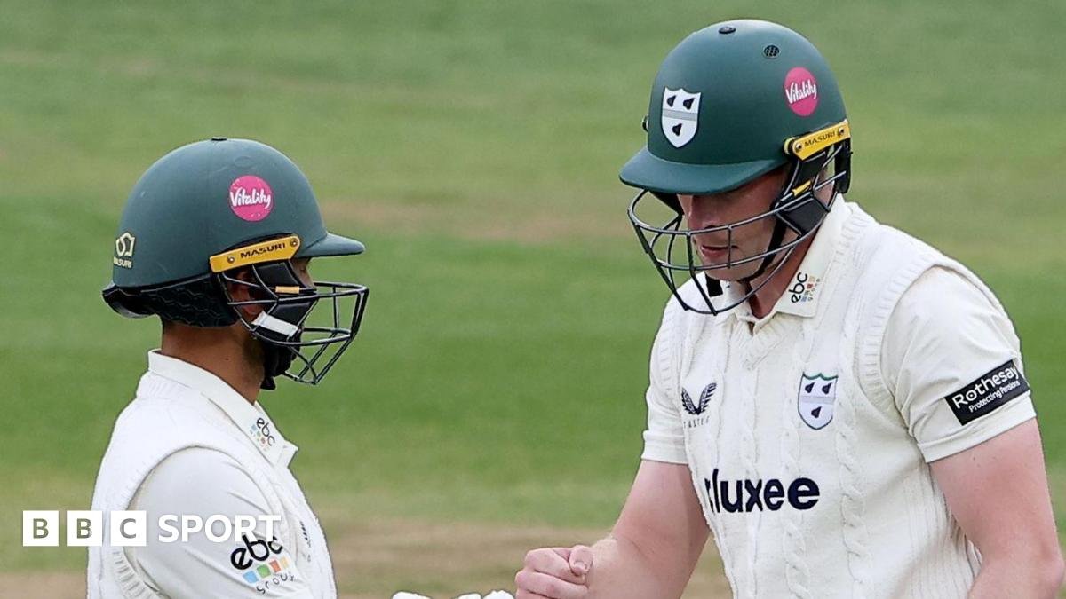 County Championship: Matthew Waite guides Worcestershire to draw at Derbyshire
