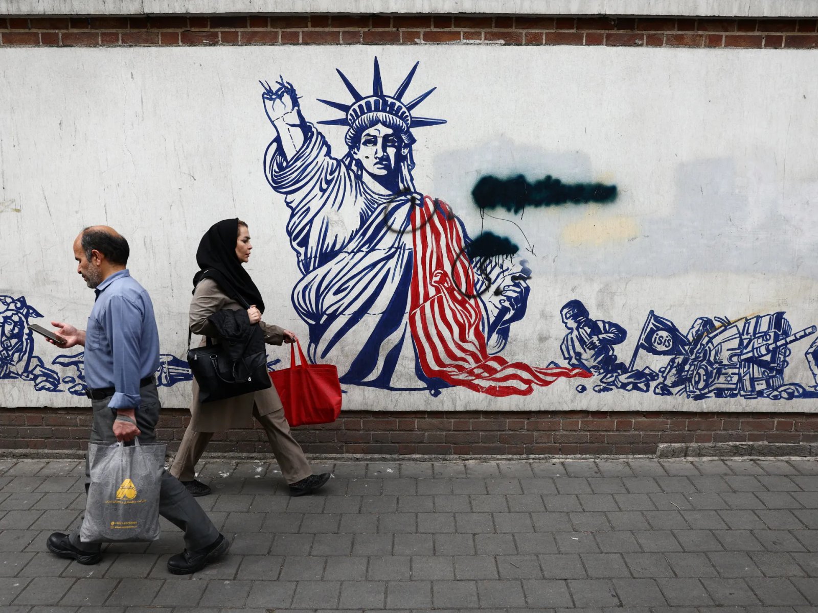 Iran war live: Trump says ceasefire extended as talks with Tehran in limbo | Conflict News