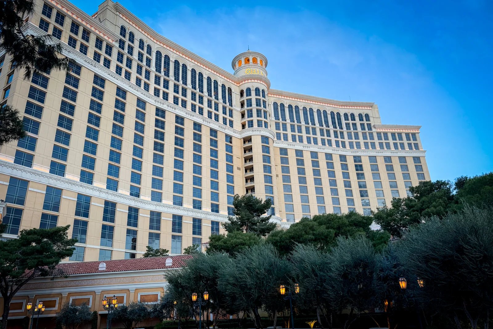 Planning a trip to Las Vegas? How you can save money and earn more rewards