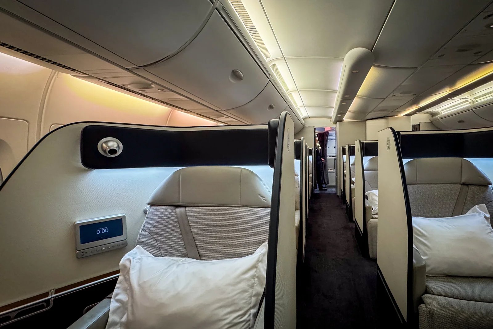 Review of Qantas first class from Los Angeles to Melbourne, Australia