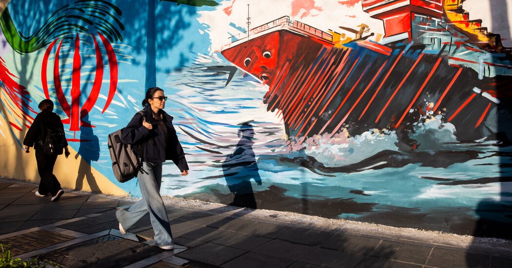 Facing Hard-Liners at Home and Bluster From Trump, Iran Sends Mixed Signals on Peace Talks