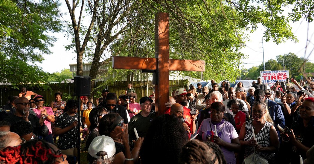 Man Is Charged With Providing Gun to Louisiana Shooter