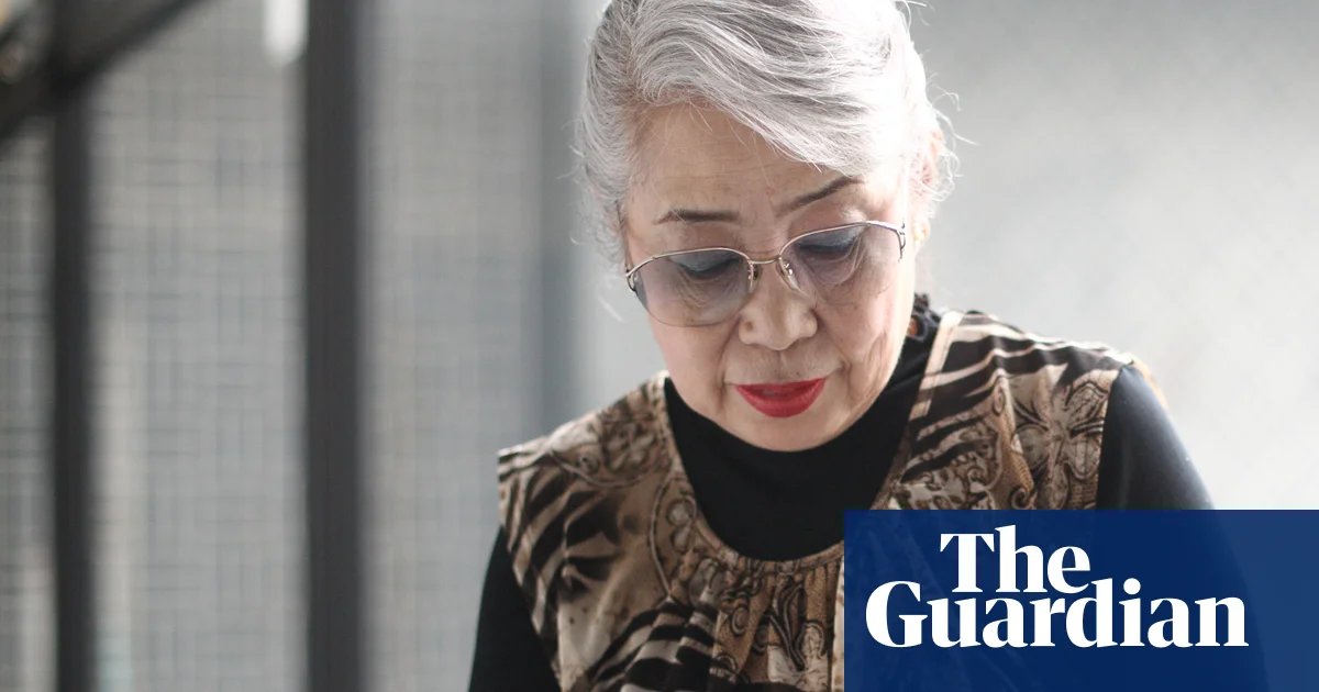 ‘How do I end a call?’: the elderly Japanese people determined to master smartphones | Smartphones