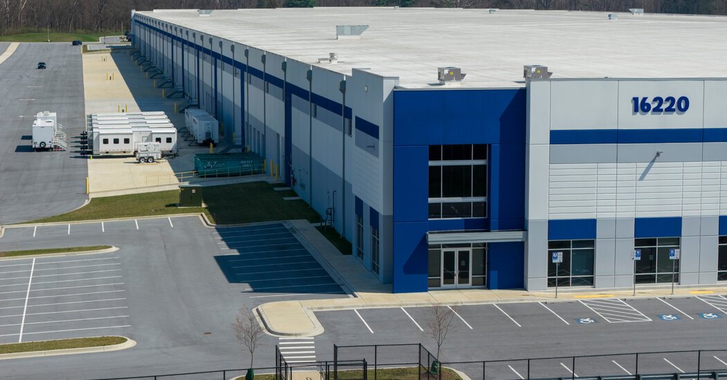 ICE Warehouse Plan Faces Delay Over Lack of Environmental Reviews