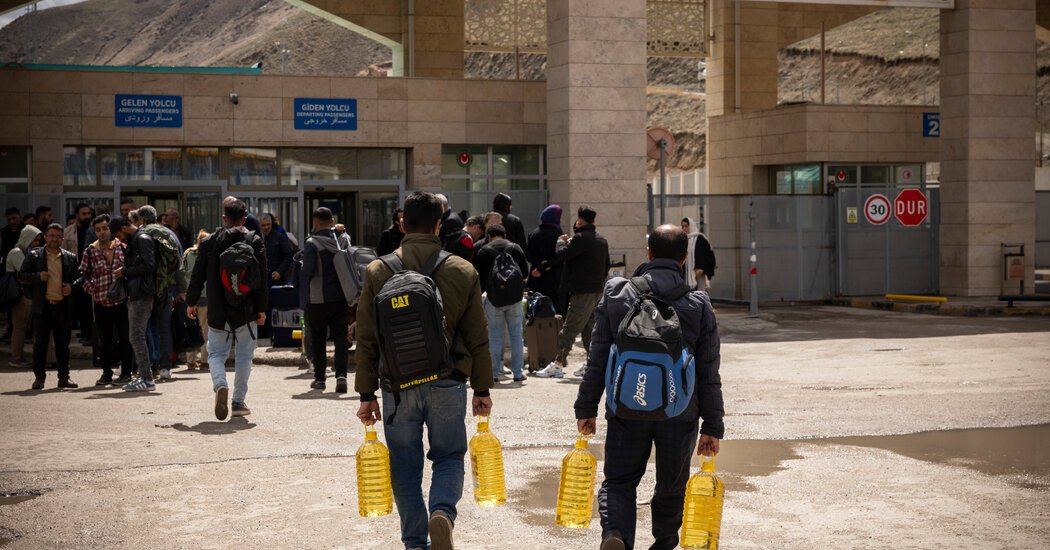 On Iran’s Border, Cooking Oil Trade Is a Snapshot of the Country’s Struggles