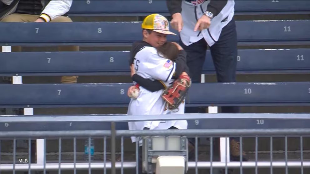 Video David Muir shares sweet sibling moment sparked by Pirates’ Jake Mangum