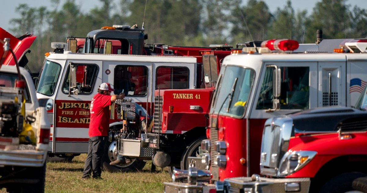 Wildfires rage across Georgia and northern Florida amid severe drought