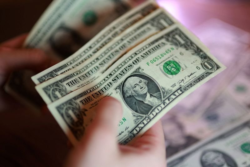 Dollar advances as US-Iran talks suffer setback
