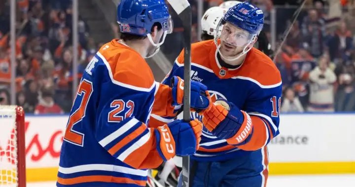 Savoie scores winner, Oilers top Blackhawks 3-1
