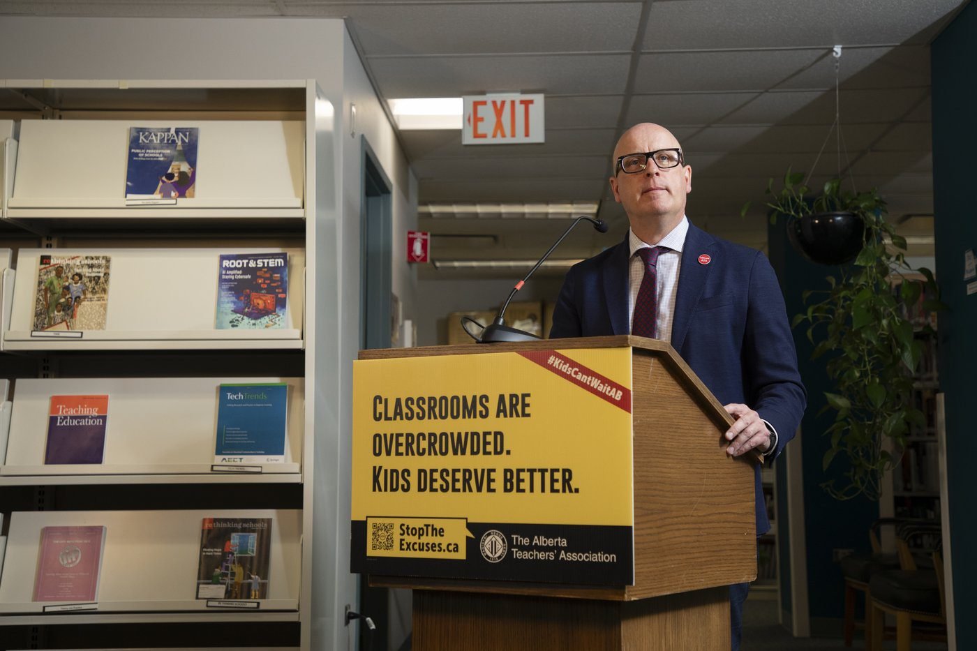 Political neutrality mandate in Alberta classrooms offensive to teachers, union says