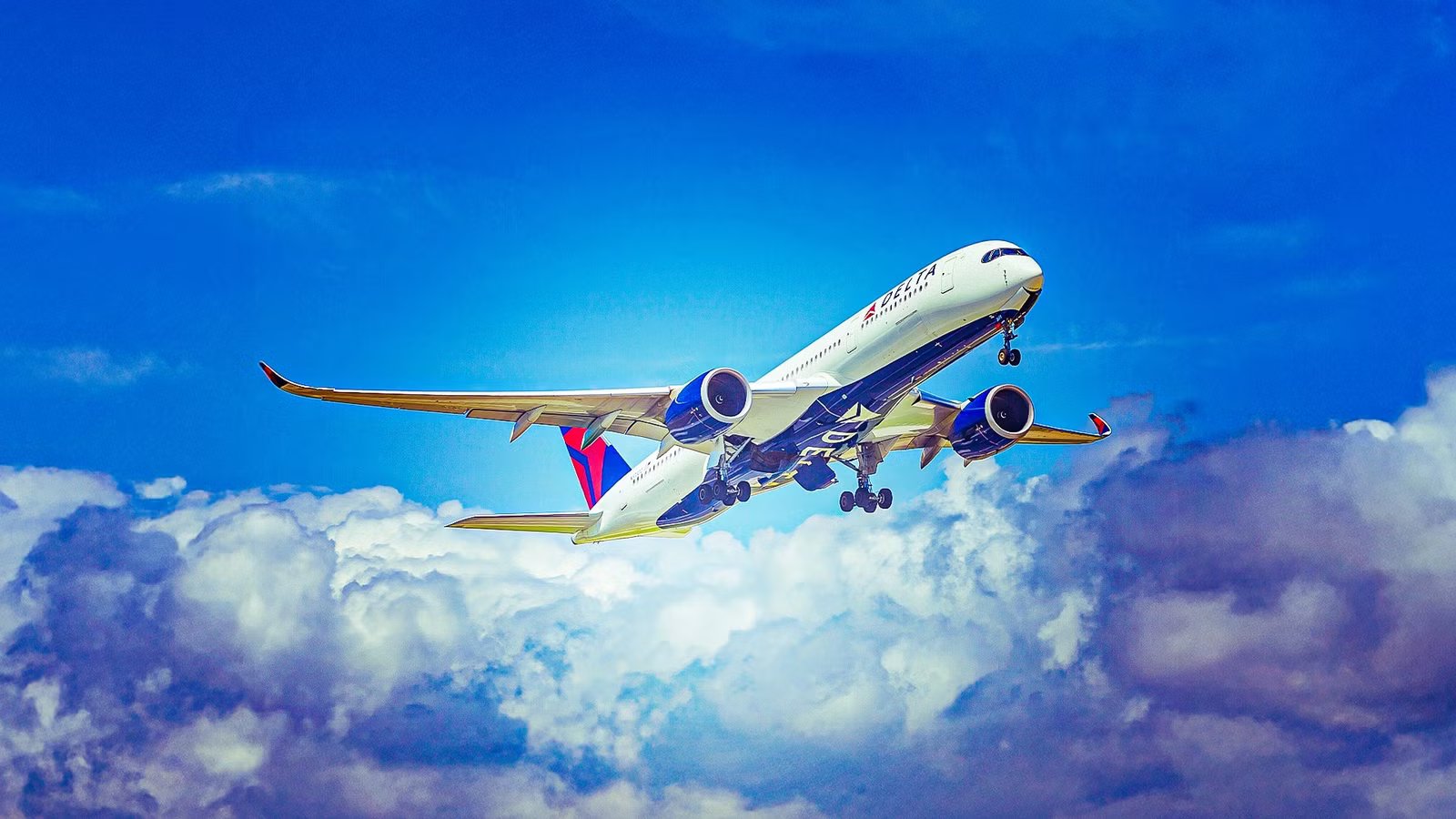 DOT Secretary Believes “There’s Room” For More US Airlines To Merge