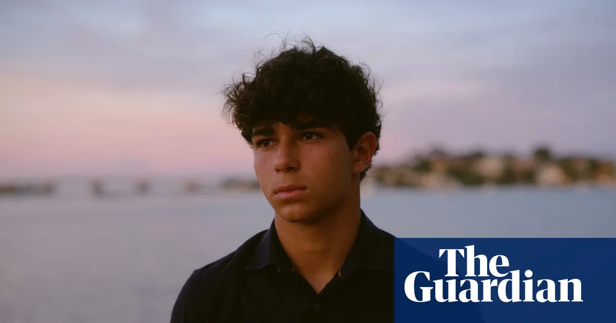Fifteen-year-old Noah hasn’t been kicked off any social media platforms – he’s still fighting Australia’s under-16 ban in court | Social media ban
