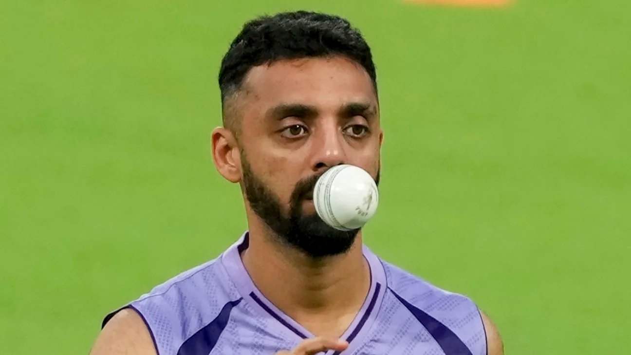 IPL 2026 – Varun Chakravarthy returns as KKR choose to bowl against CSK
