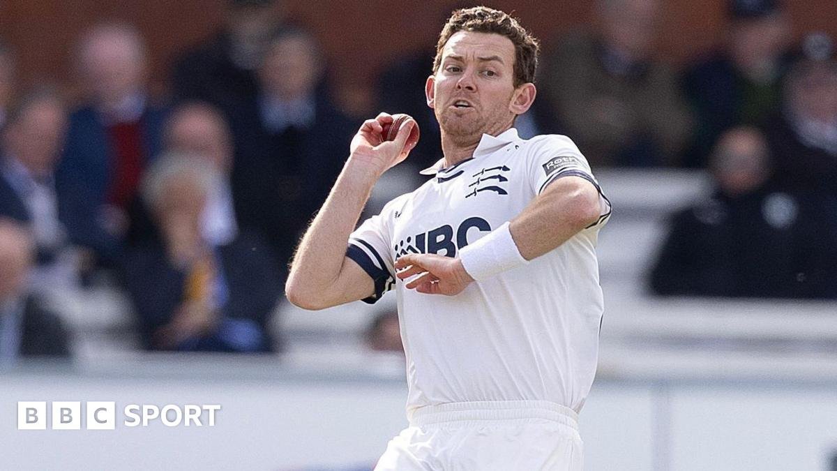 County Championship: Bowlers dominate day one between Middlesex and Worcestershire