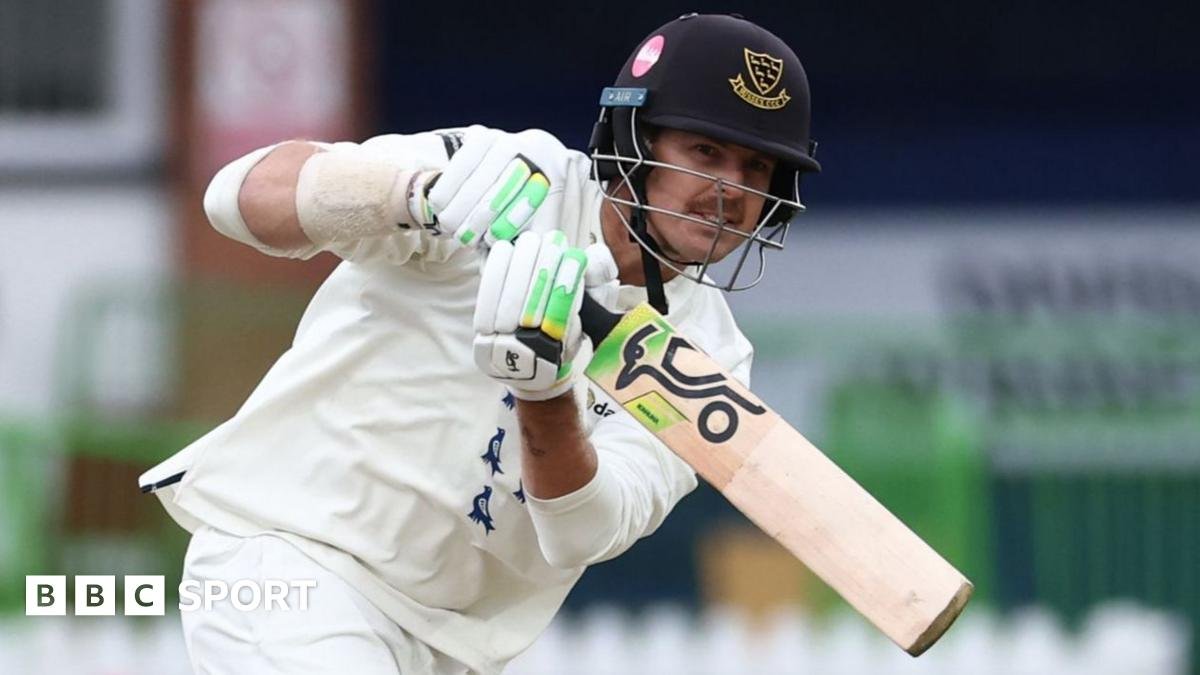 County Championship: Sussex set up chance of victory over Warwickshire