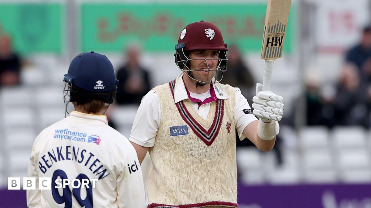 County Championship: Somerset build lead after Essex collapse
