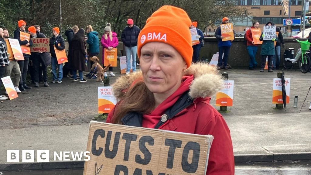 'We will end up with an NHS without doctors'