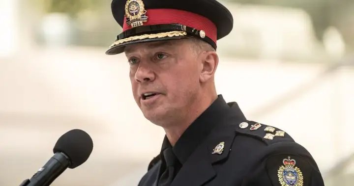 Alberta lawyers, former Mountie call for criminal probe into Edmonton police chief, lawyer