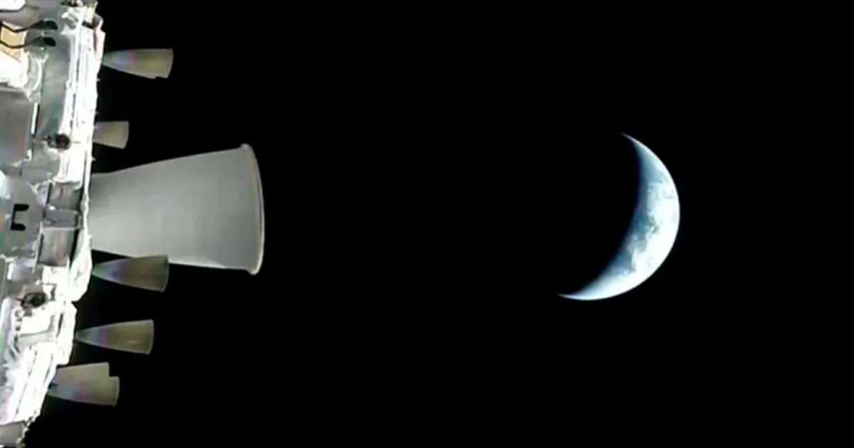 NASA astronauts on track to moon after Orion engine burn