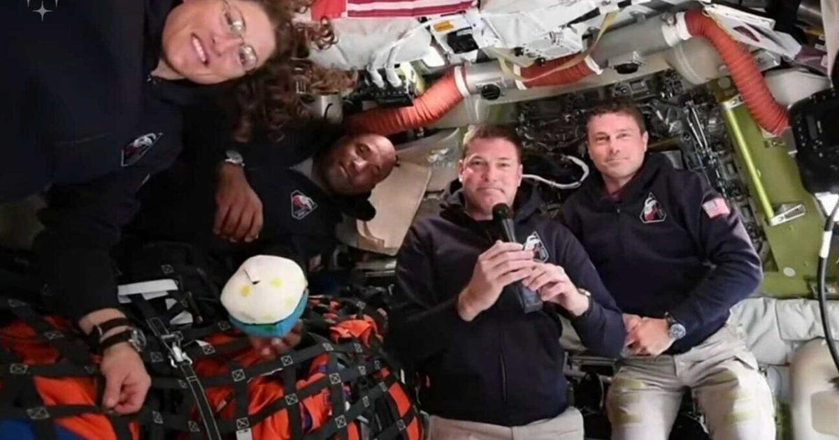 Jeremy Hansen of Artemis II calls Canada from space