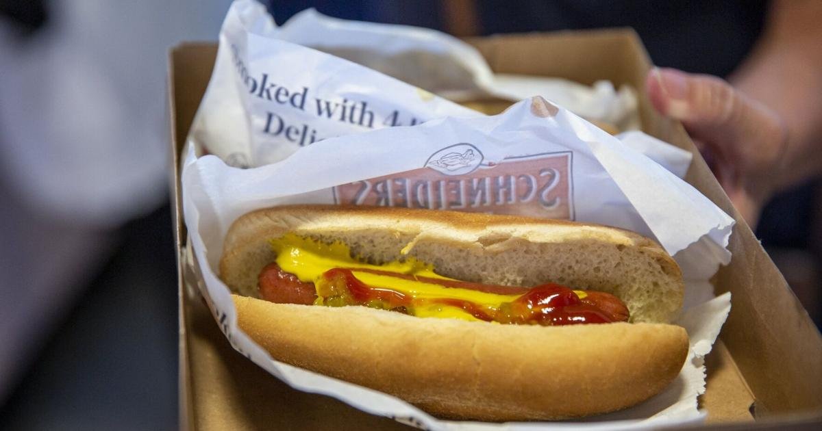 Blue Jays fans devour record number of hot dogs on Loonie Dog Night — with an asterisk
