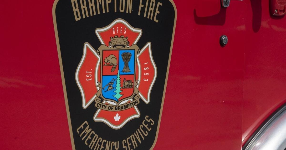 Woman rescued, man missing after canoe capsized at Brampton lake