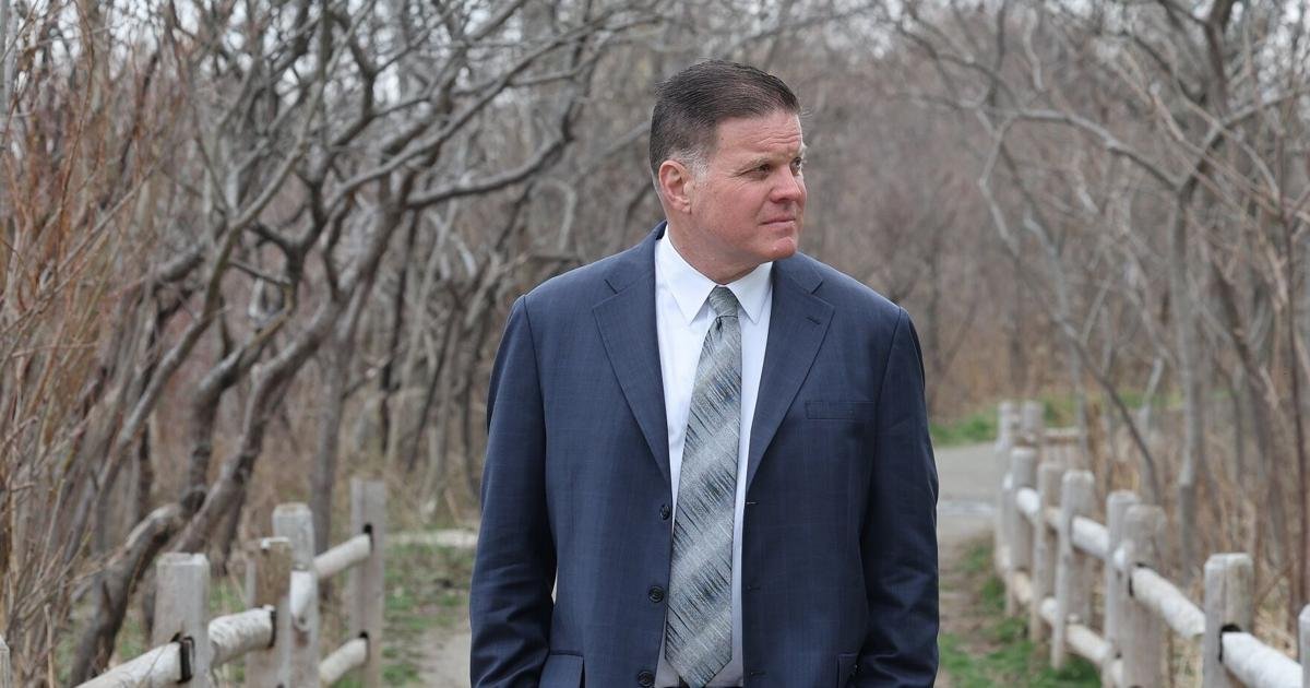 Former Toronto police homicide boss details antisemitism, racism on the force in new memoir