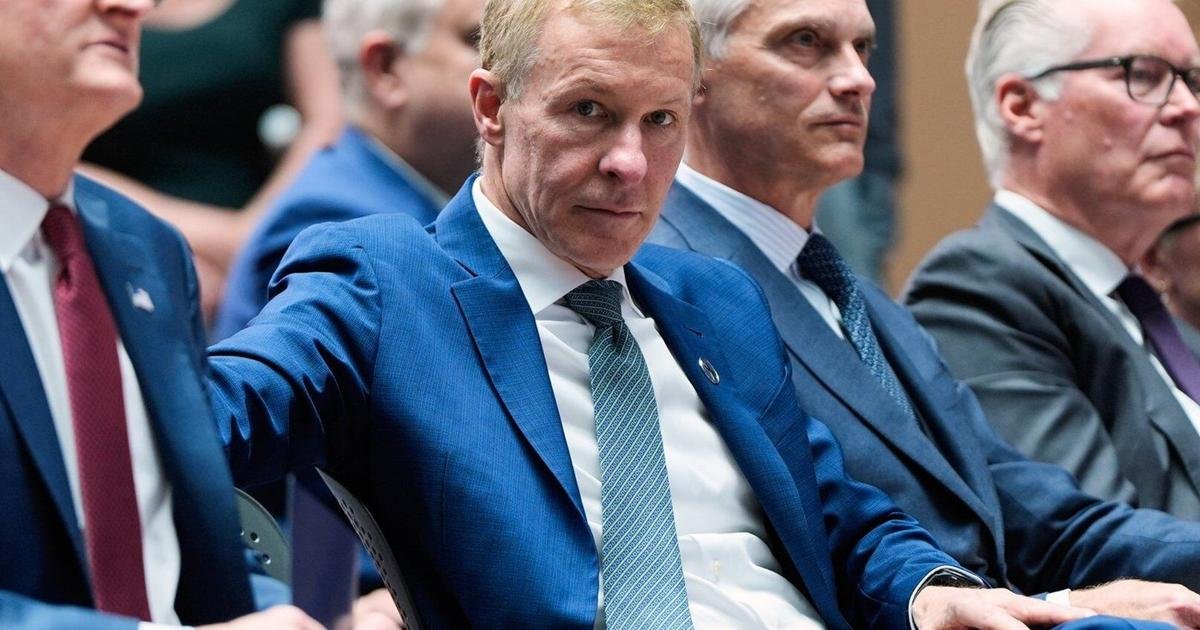 United Airlines CEO confirms he approached American about potential merger, but was rebuffed