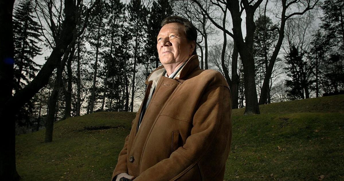 'A Hamilton media icon': Longtime CHCH anchor Dan McLean dies at 78