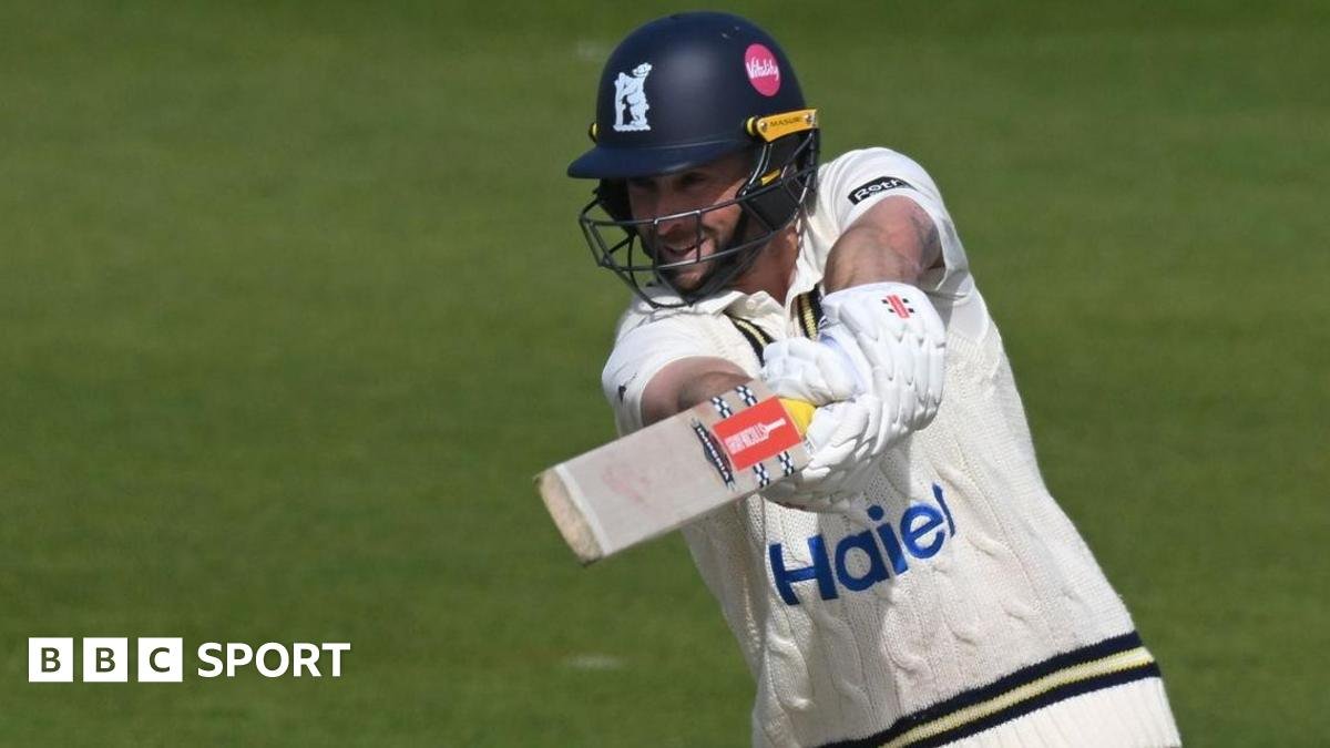 County Championship: Kai Smith and Chris Woakes rescue Warwickshire at Sussex