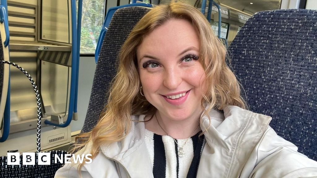 'Doctors thought my endometriosis was IBS'