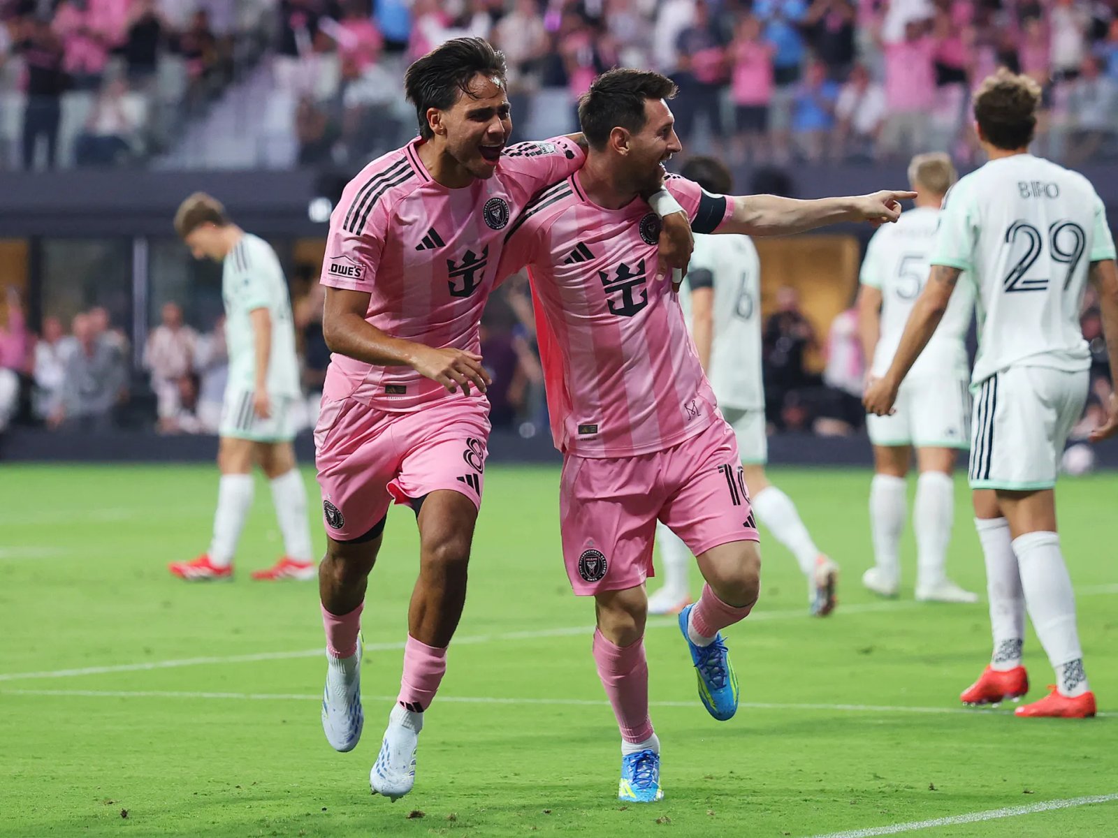 Messi scores as Inter Miami open new stadium with a draw in the MLS | Football News