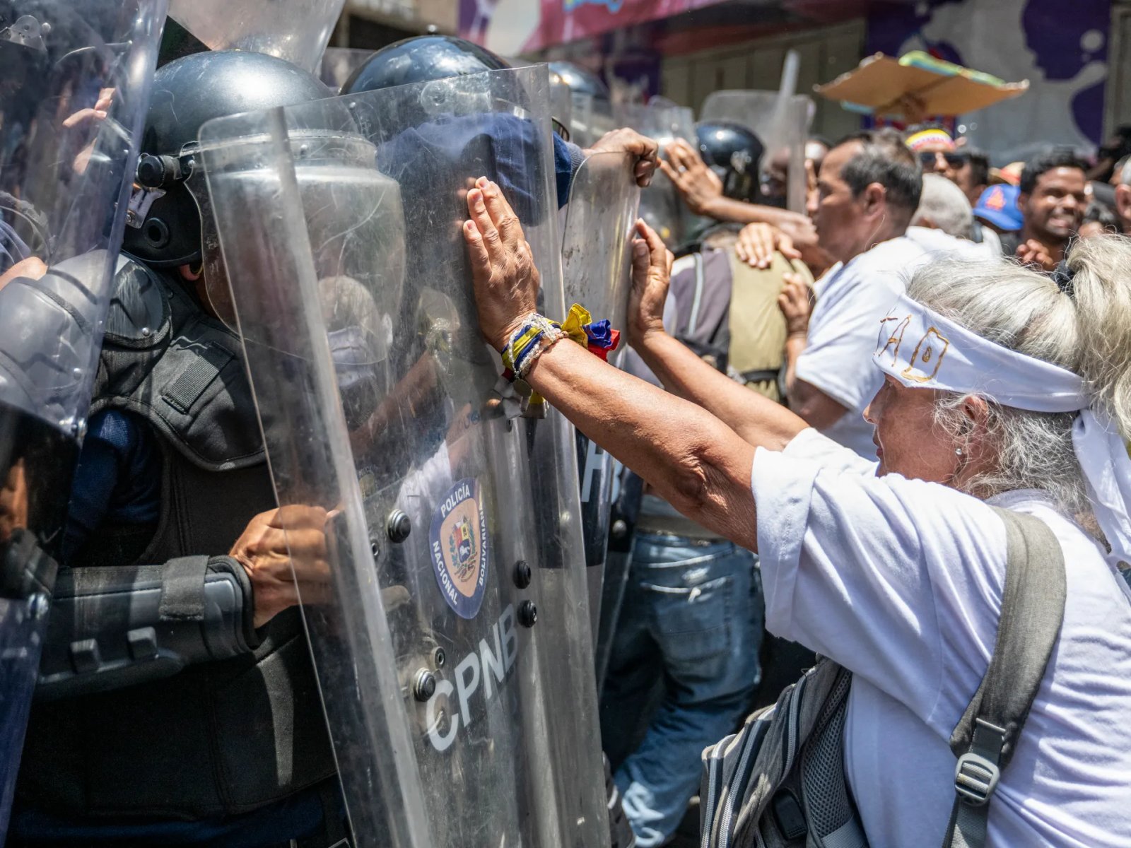 Police in Venezuela block protesters calling for higher wages, pensions | Protests News
