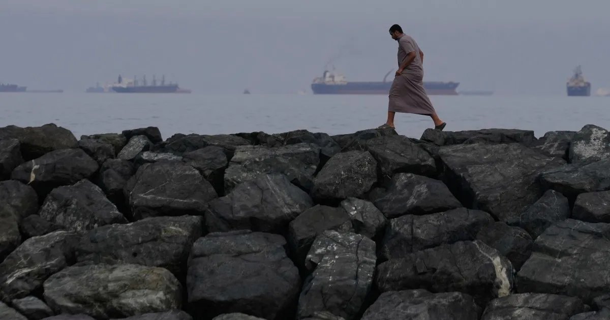 In Strait of Hormuz, Iran and China take aim at US dollar hegemony | Business and Economy News