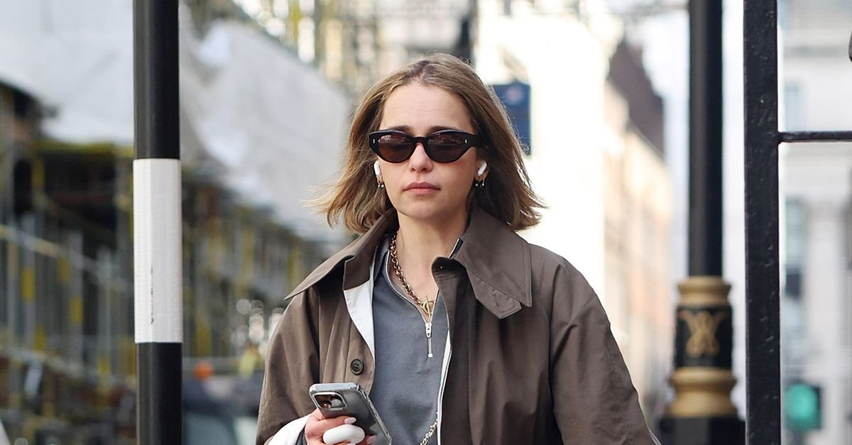 This Is the Coolest Basic to Wear With White Jeans