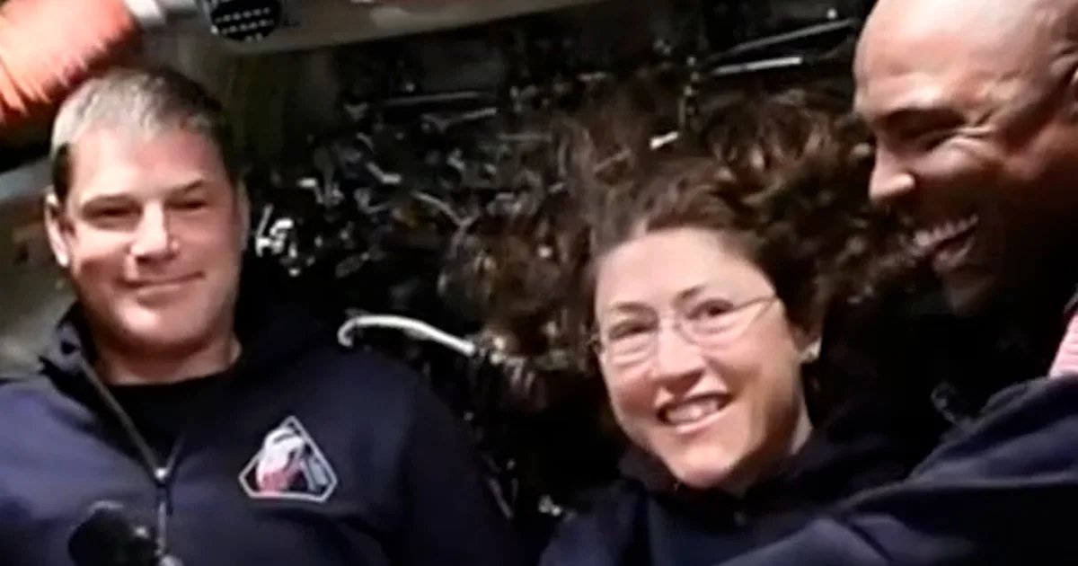 Artemis II crew speaks with NBC News from Orion capsule