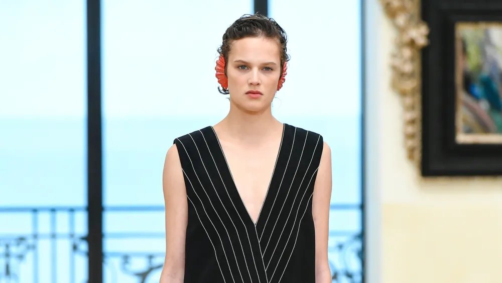 Chanel Cruise 2027 Ready-to-Wear Runway, Fashion Show & Collection Review