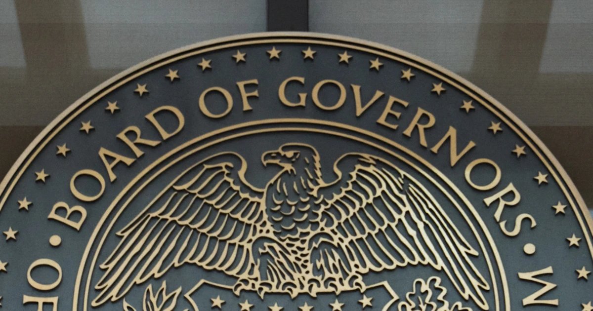 Fed keeps interest rates steady