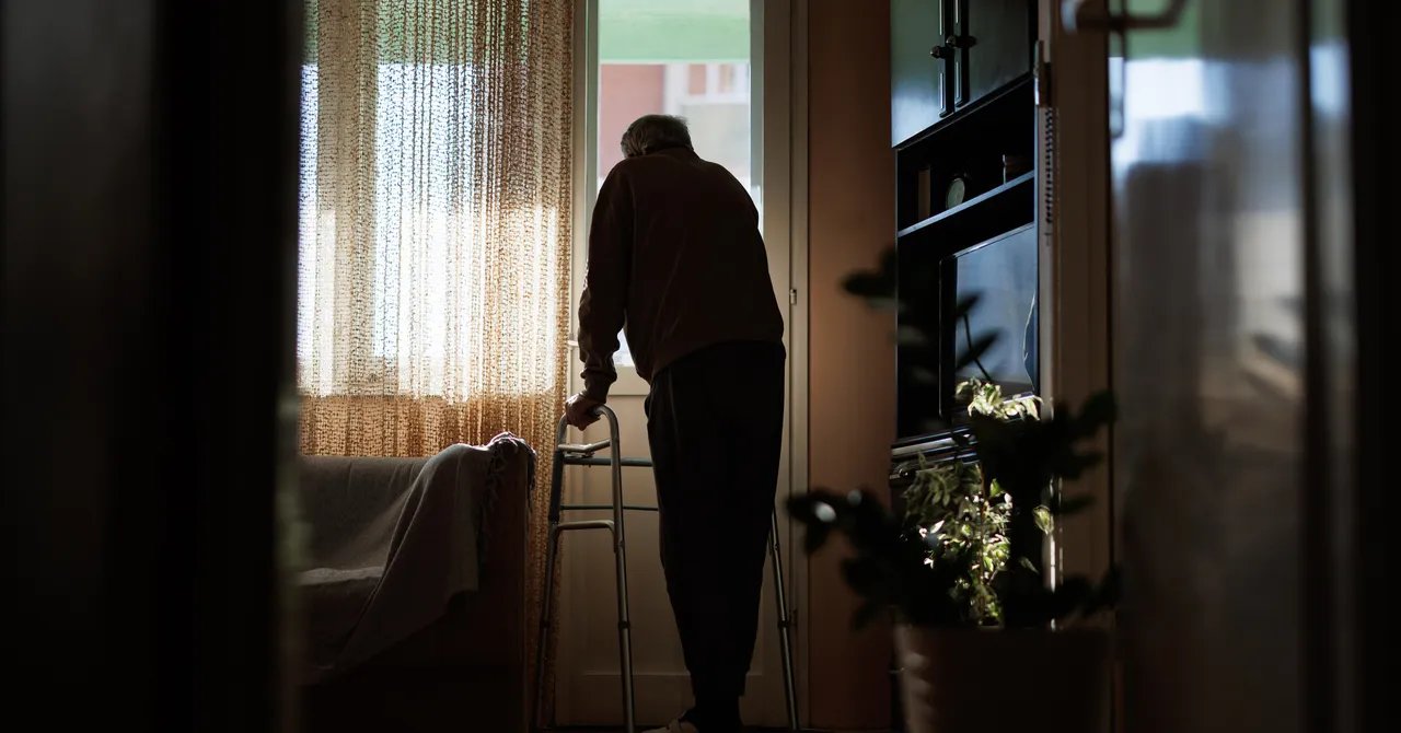 There’s New Evidence for How Loneliness Affects Memory in Old Age